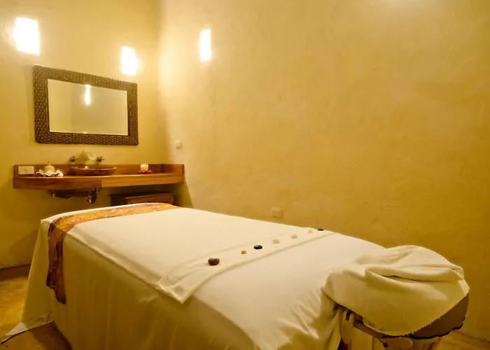 Playa Azul Hotel 4*